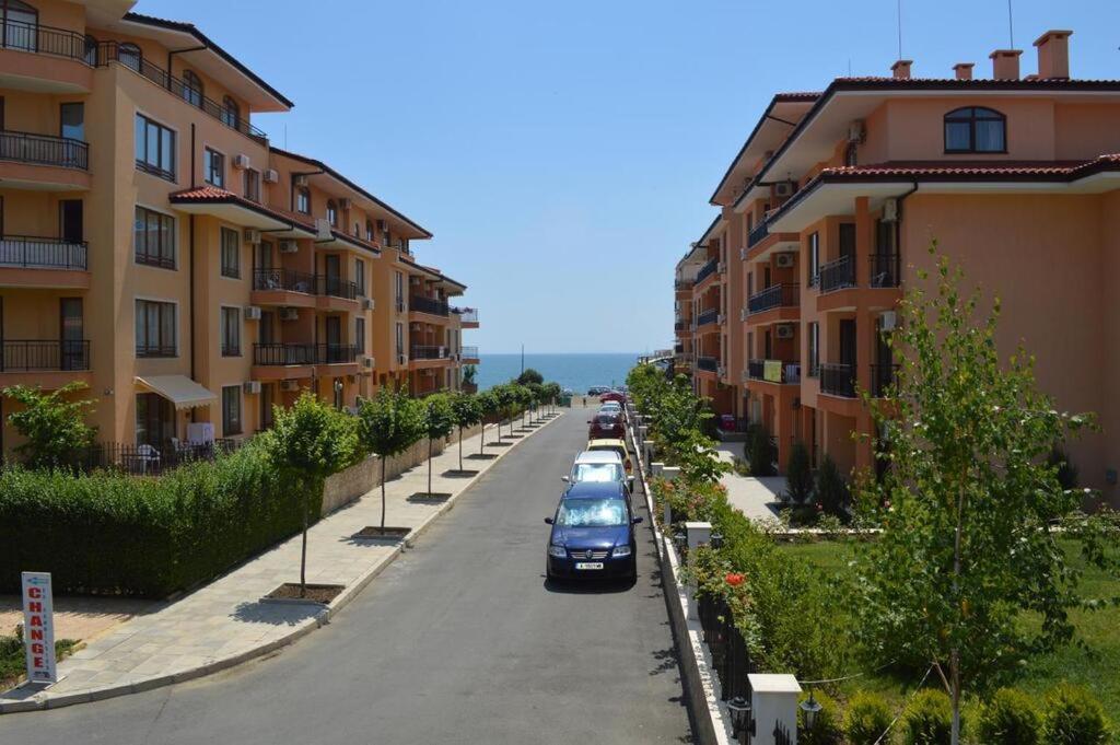 Sunny Star Dreams Condo W Prime Location, Pool, Sea View Sveti Vlas Dış mekan fotoğraf