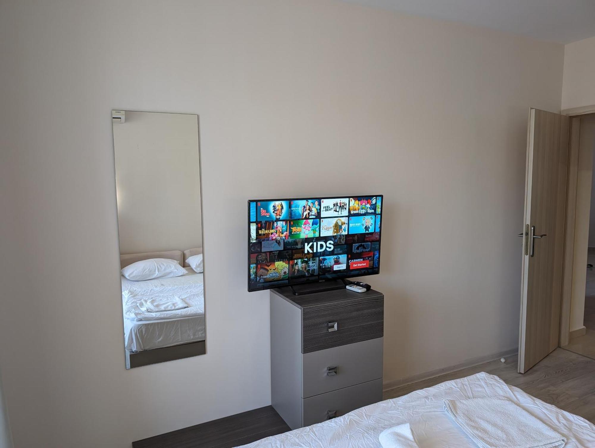 Sunny Star Dreams Condo W Prime Location, Pool, Sea View Sveti Vlas Dış mekan fotoğraf