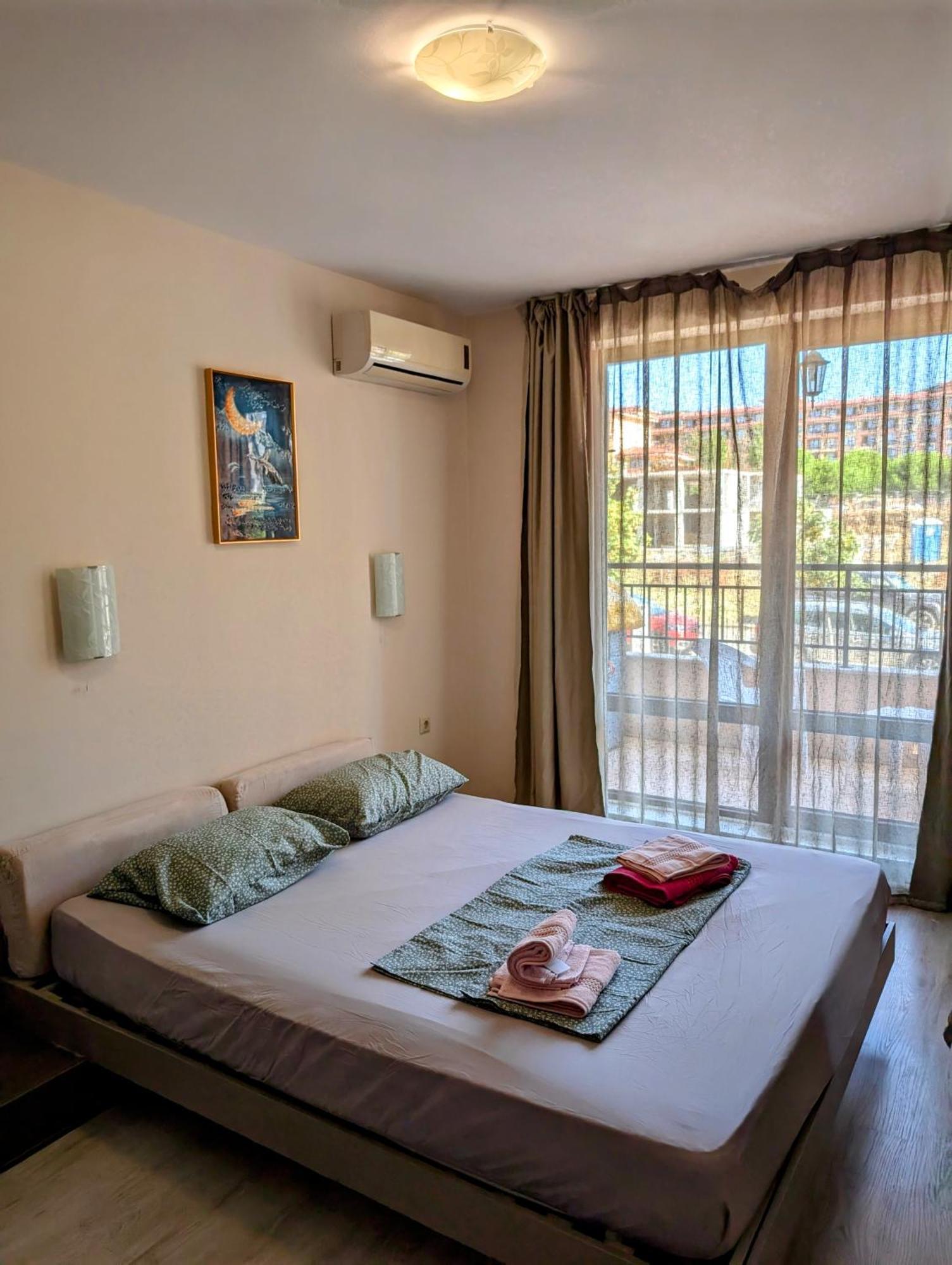 Sunny Star Dreams Condo W Prime Location, Pool, Sea View Sveti Vlas Dış mekan fotoğraf
